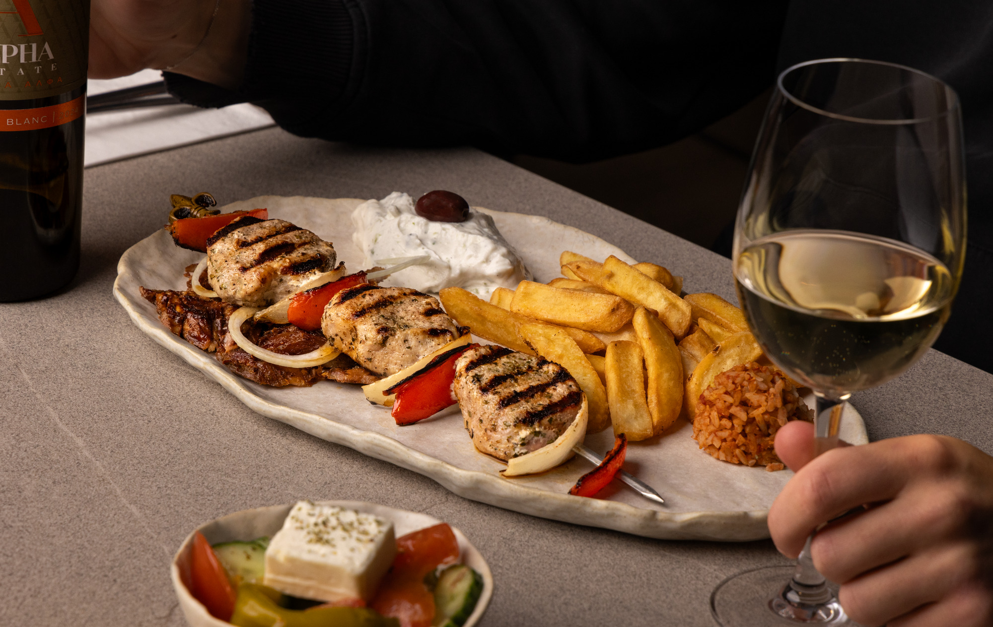 Suflaki Speciaal — spies van varkenshaas bij Thessalia