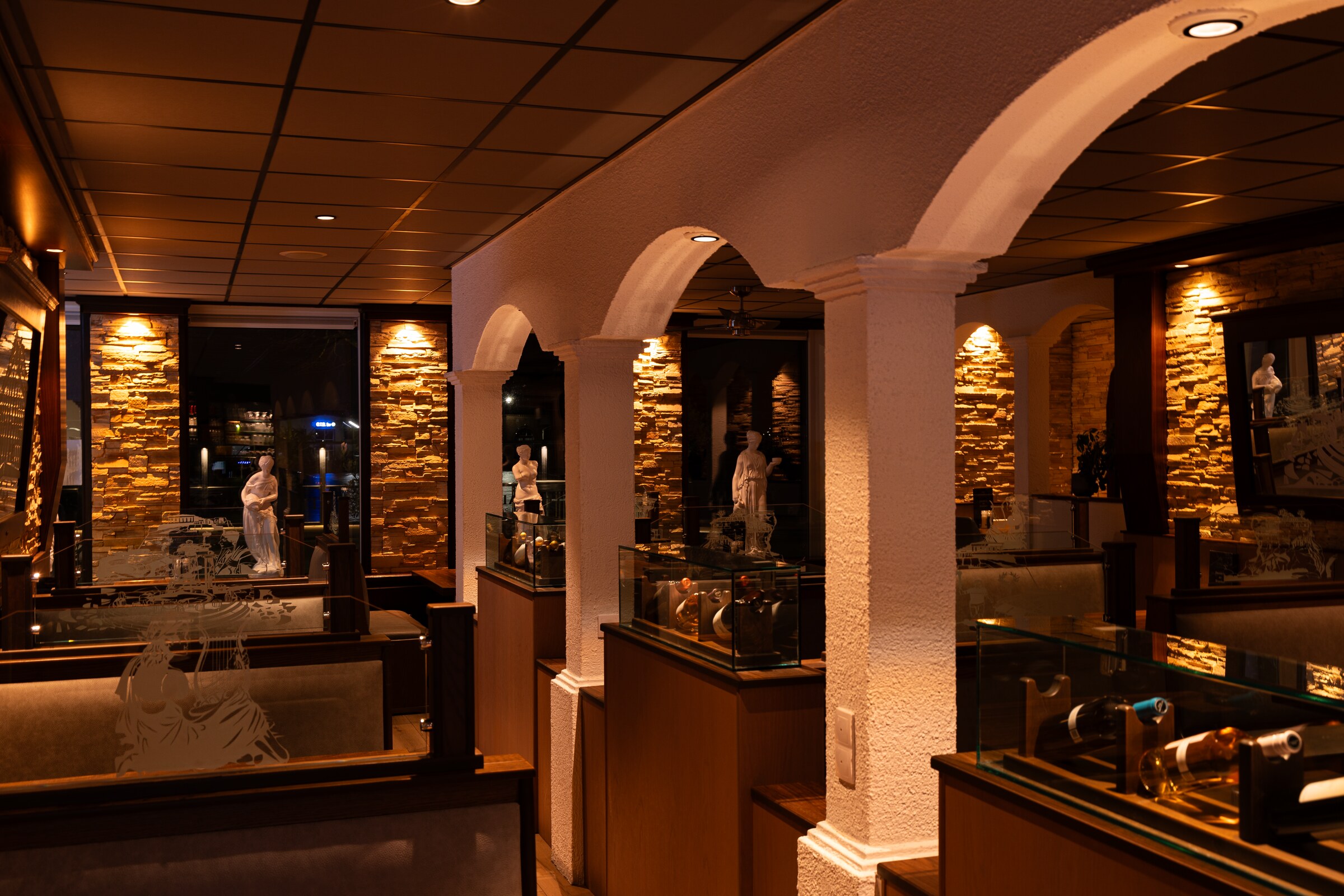 De entree van Thessalia aan de Wilhelminakade