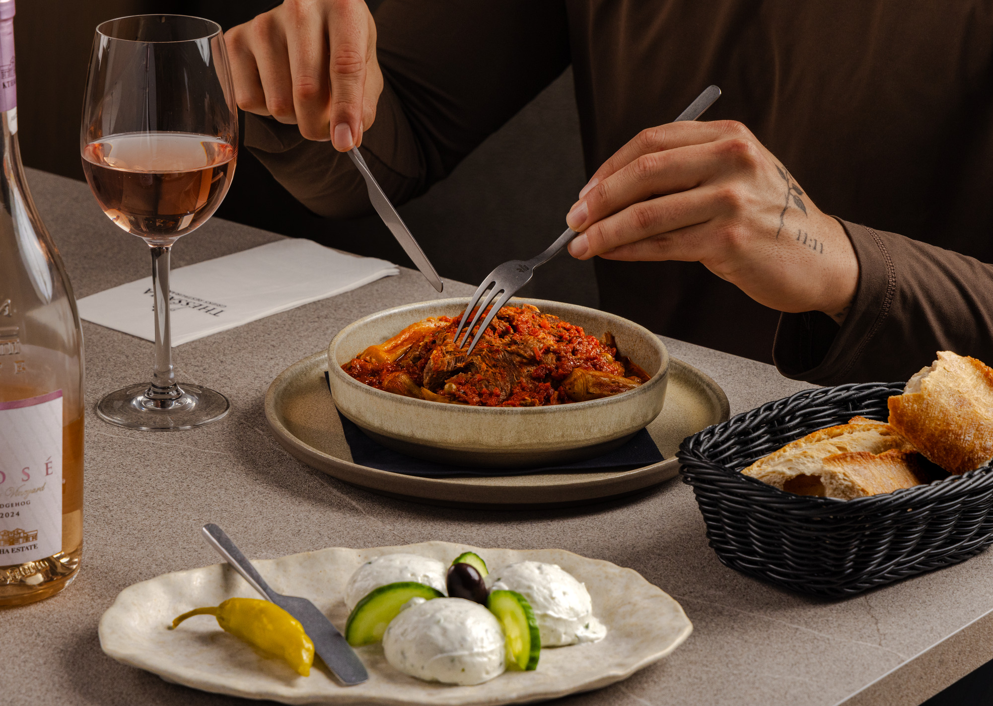 Lamsstoof met okra — signature bij Thessalia