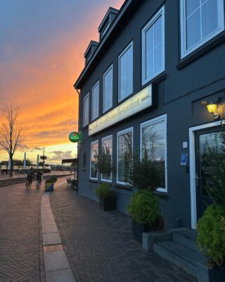 De gezellige decembermaand staat weer voor de deur!

Een maand waarin we vaak samenkomen met familie en vrienden en daar hoort een gezellig etentje natuurlijk ook bij! Vergeet daarom niet op tijd uw tafel te reserveren om teleurstellingen te voorkomen. Dat kan heel simpel op www.thessalia.nl 

Laat de gezelligheid maar beginnen!

#greek #greekfood #greece #greecestagram #greece🇬🇷 #greecelover_gr #foodstagram #instafood #restaurant #restaurants #grieksrestaurant #grieks #griekenland #restaurantthessalia #uithoorn #uithoornz #uitgaan #uiteten #amstelveen #amstelveenz #aalsmeer #aandeamstel #diner #instagood #december #christmas #cozy #photography